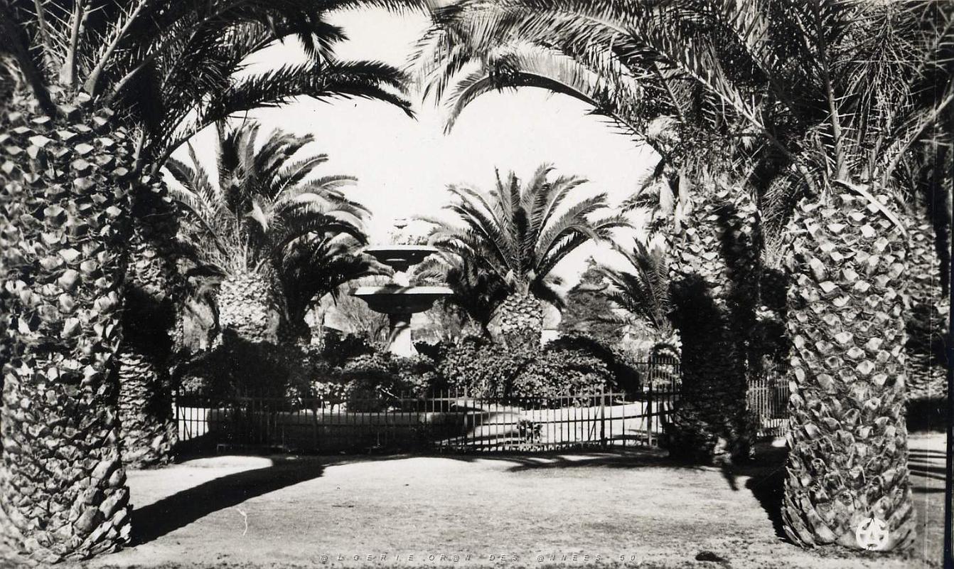 Saida 530- Square Carnot COLLECTION DES AMIS DE ND DE SANTA CRUZ.jpg